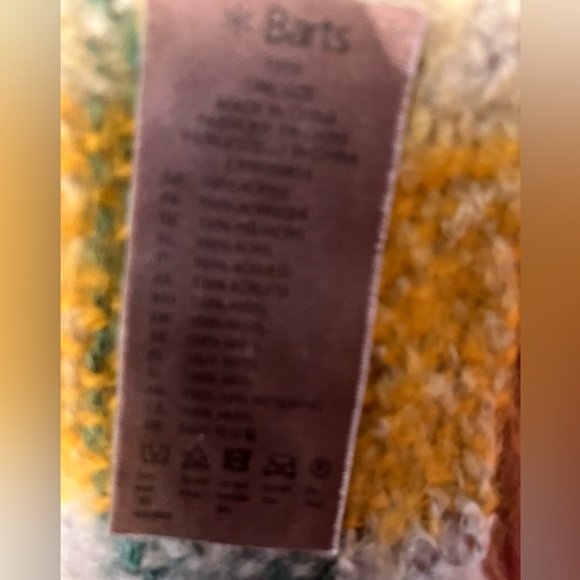 Gorgeous BARTS Scarf - Picture 5 of 6